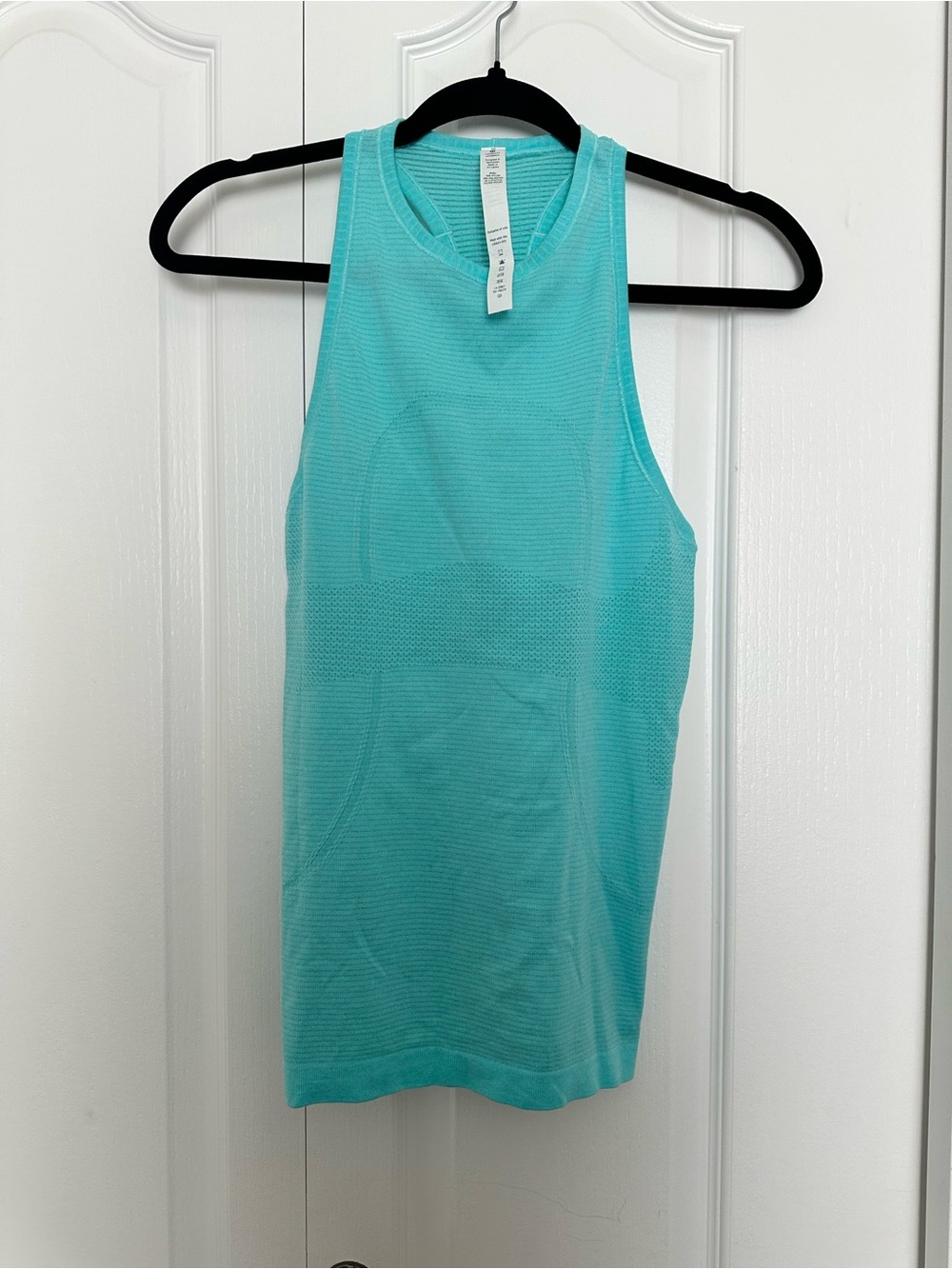 NWOT lululemon athletica Aqua Athletic Tank Top in size 4